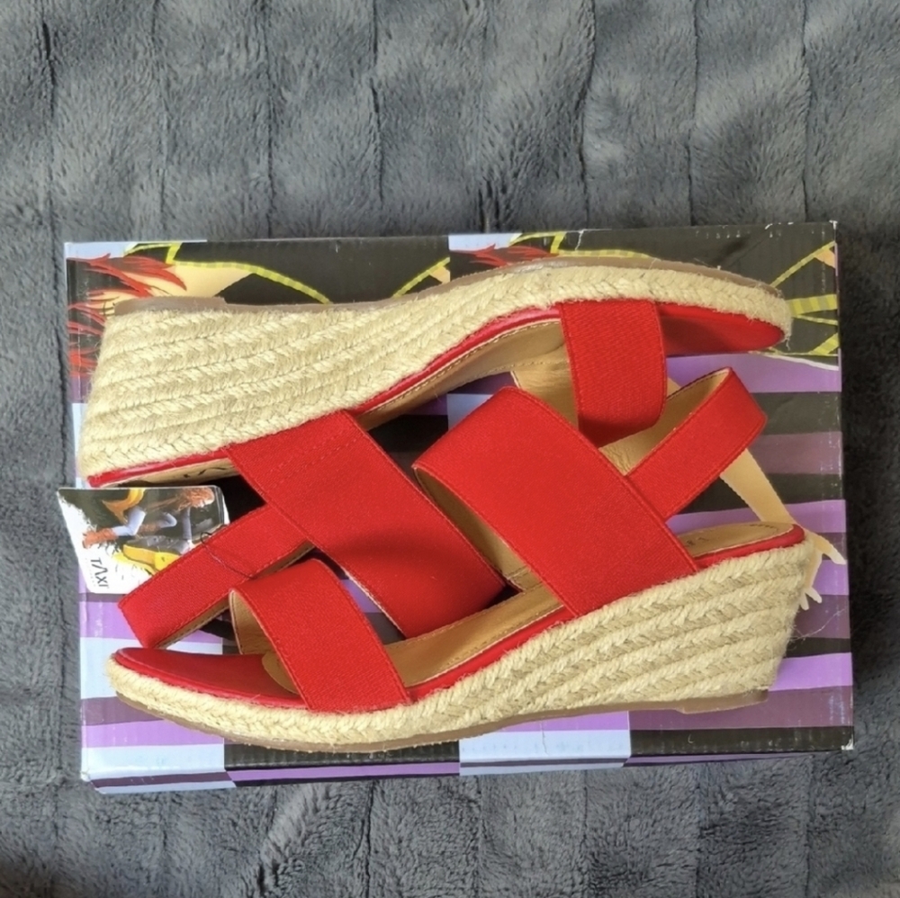 Lucy Red Wedge Size 38 Espadrilles with Jute Sole From Taxi, New With Tags - Picture 14 of 14